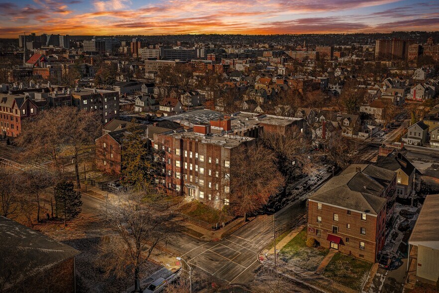 129 N Walnut St, East Orange, NJ à vendre - Photo de l’immeuble – Image 2 sur 4