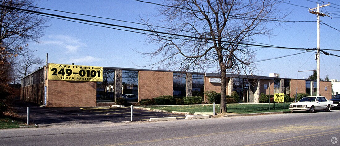 66-70 Central Ave, Farmingdale, NY à louer Photo principale– Image 1 sur 8