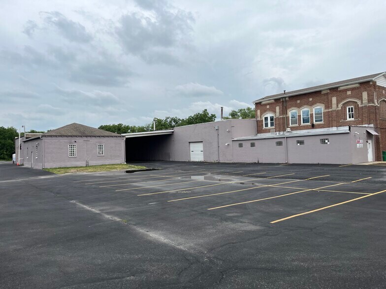 1001 Clinton St, Lockport, IL à louer - Photo de l’immeuble – Image 3 sur 6