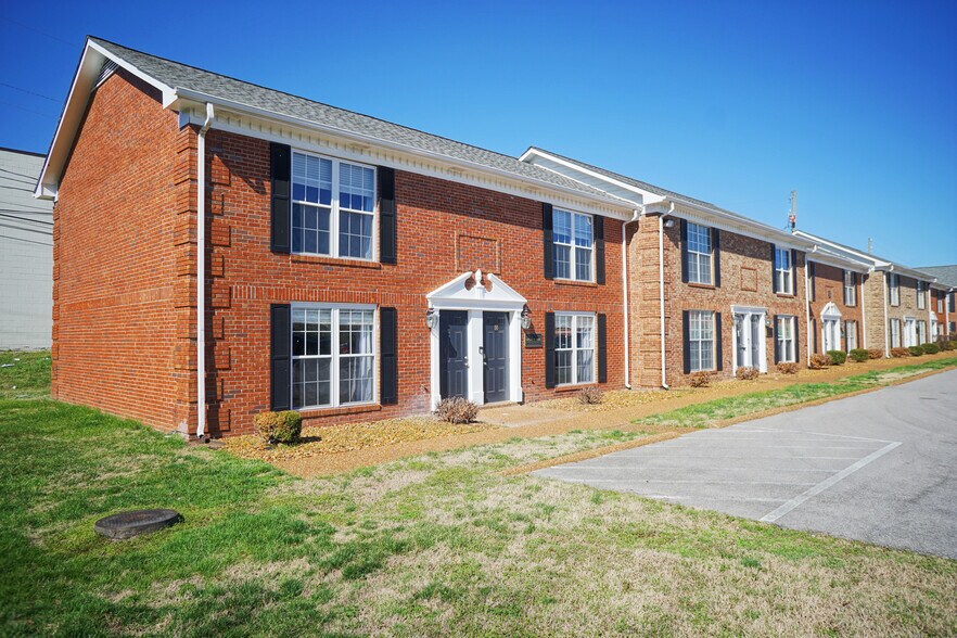 114 Canfield Pl, Hendersonville, TN à vendre - Photo de l’immeuble – Image 2 sur 47