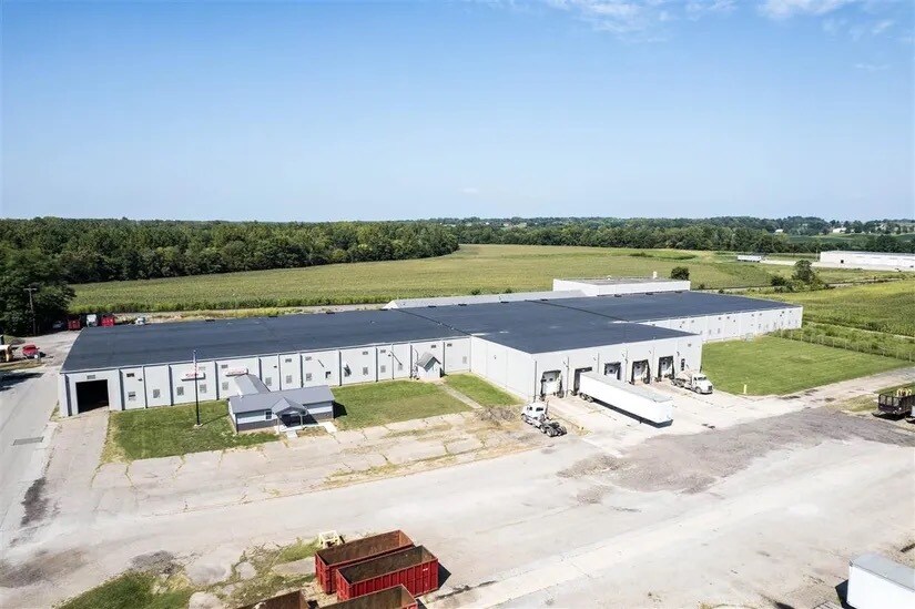 1400 W Madison Ave, Connersville, IN à louer - Photo de l’immeuble – Image 2 sur 13