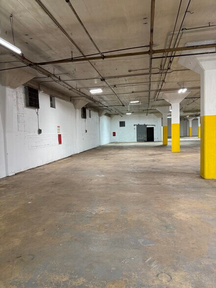 2213 Robb St, Baltimore, MD à louer - Photo de l’immeuble – Image 2 sur 10