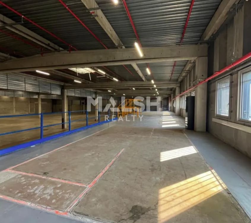 Local d’activités dans Vénissieux à louer Photo intérieure– Image 1 sur 3