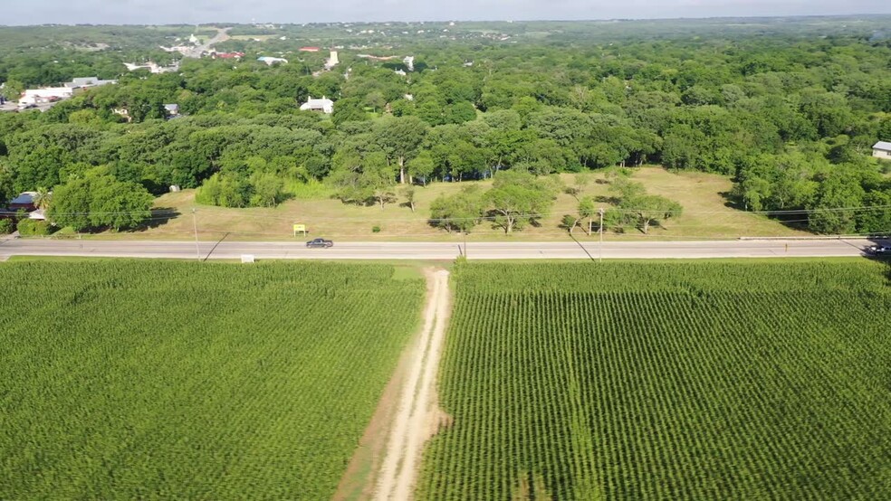 Us Highway 90 & FM 471 N, Castroville, TX à louer - Vidéo sur l’annonce professionnelle – Image 2 sur 6