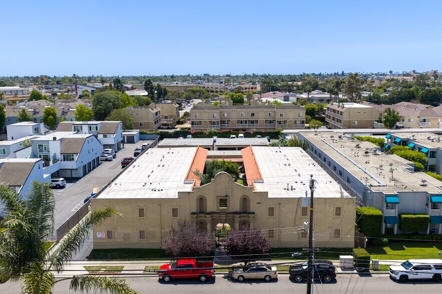 291-293 Avocado St, Costa Mesa, CA à vendre - Photo principale – Image 1 sur 21
