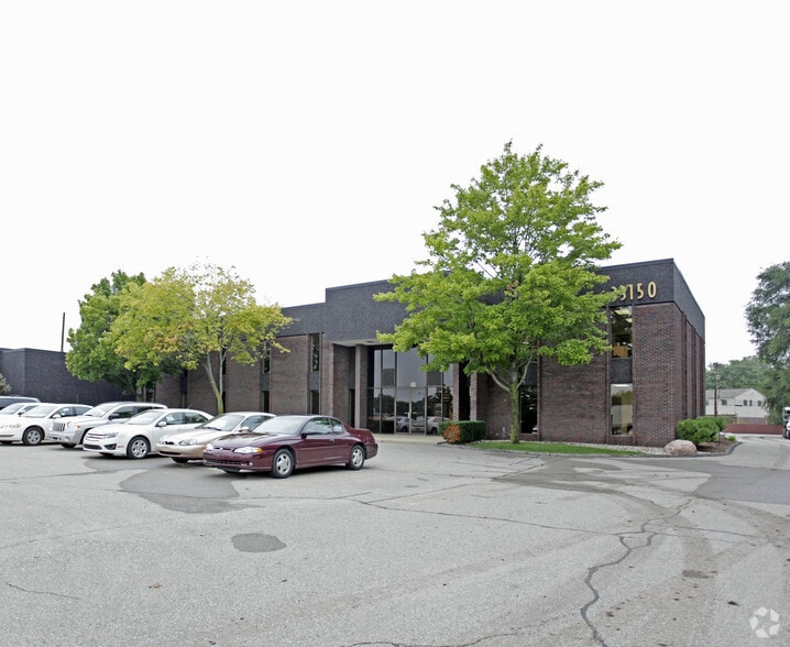 33150 Schoolcraft Rd, Livonia, MI à louer - Photo principale – Image 1 sur 4