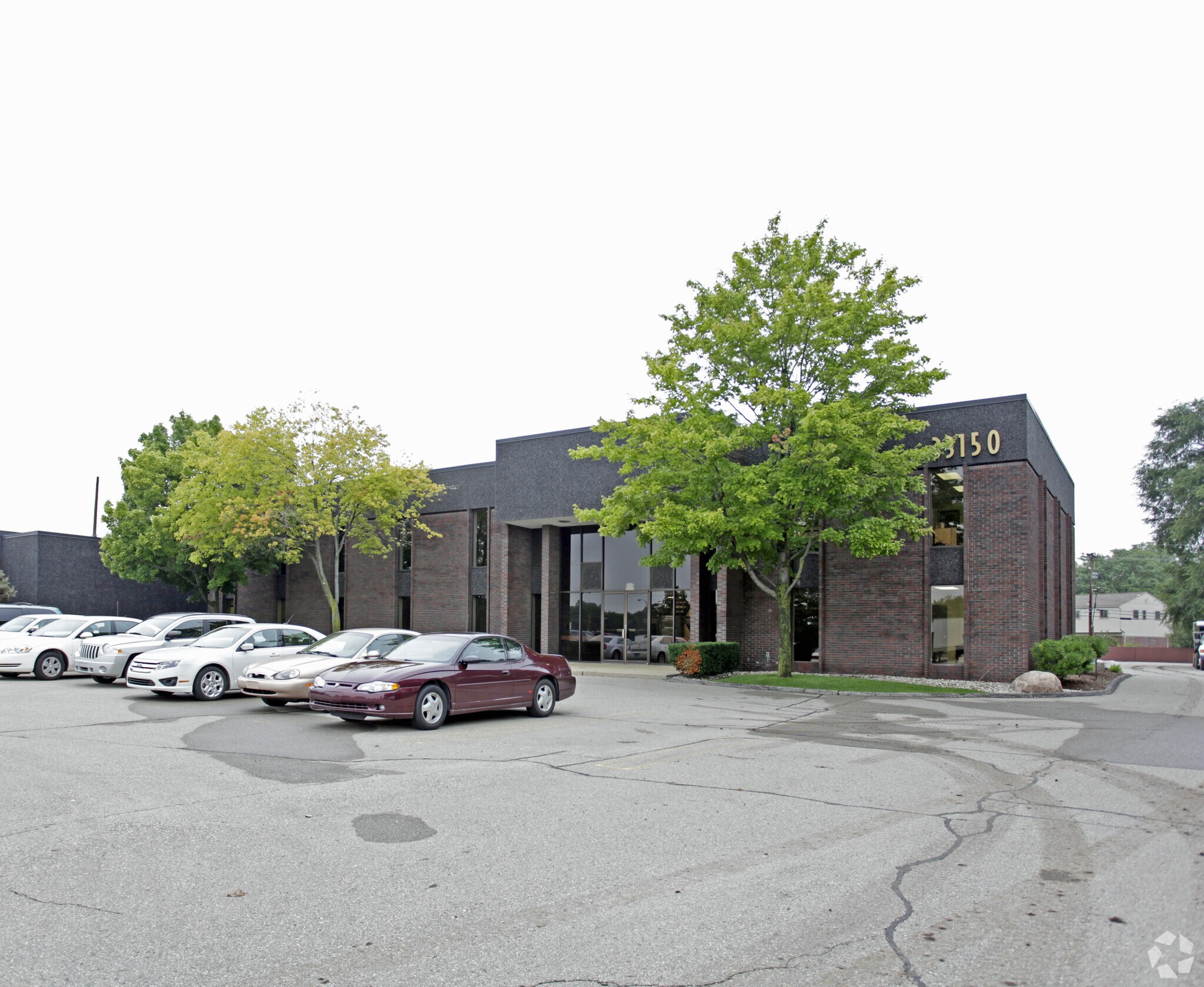 33150 Schoolcraft Rd, Livonia, MI à louer Photo principale– Image 1 sur 5