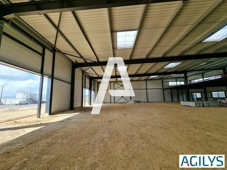 Local d'activités dans Moissy-Cramayel à vendre - Photo intérieure – Image 2 sur 11
