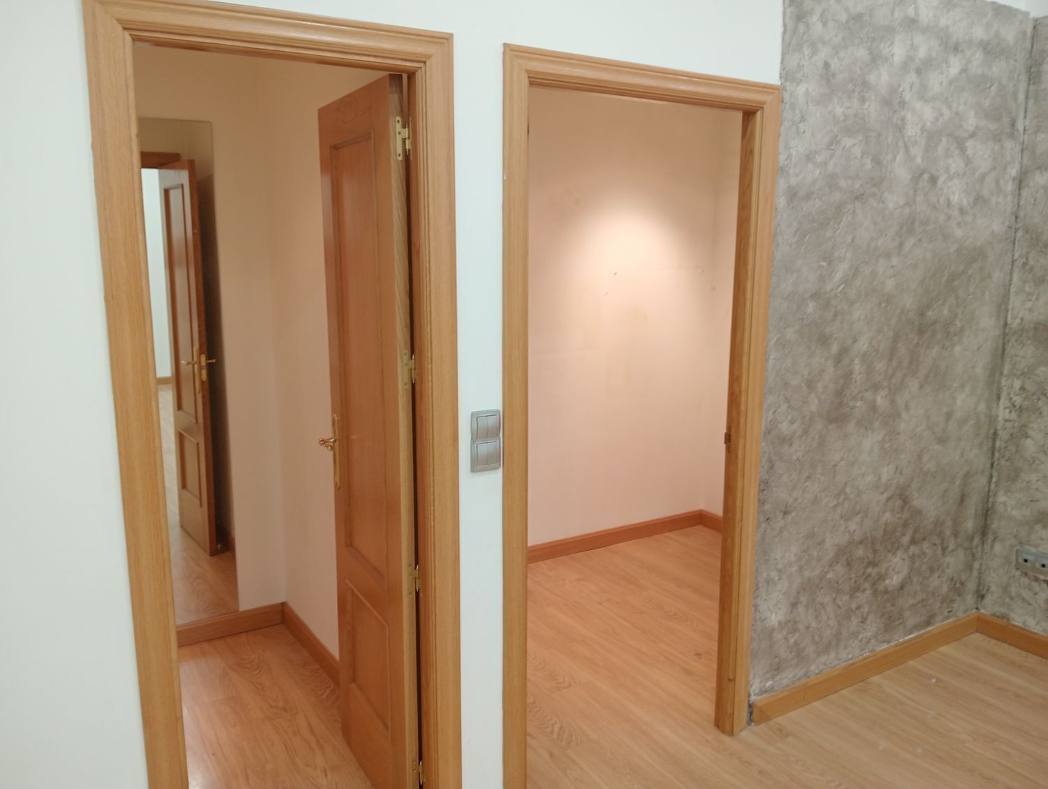 Local commercial dans Laguna de Duero à vendre Photo intérieure– Image 1 sur 14