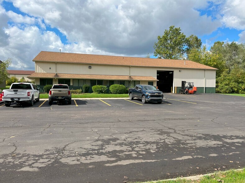 3387 E Bristol Rd -1, Burton, MI à vendre - Photo de l’immeuble – Image 3 sur 4