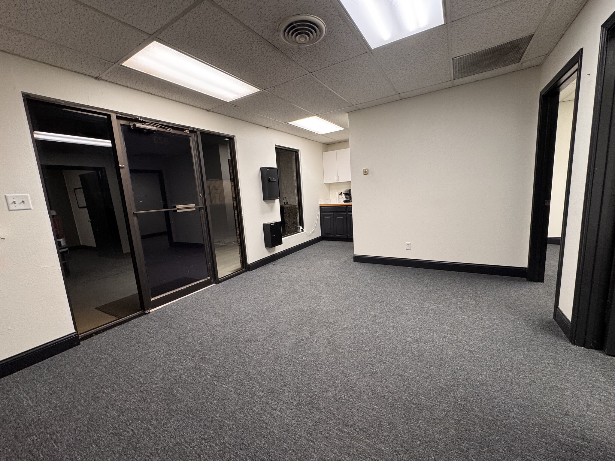 823 W Sunrise Cir, Hobbs, NM à louer Photo intérieure– Image 1 sur 6