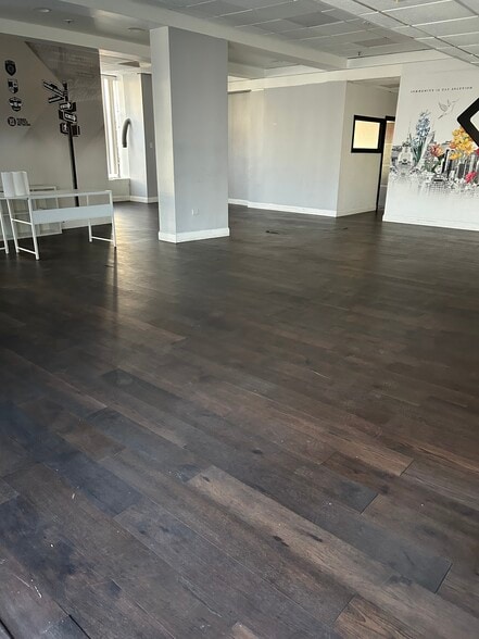 51-02-51-06 31st Ave, Woodside, NY à louer - Photo de l’immeuble – Image 3 sur 4