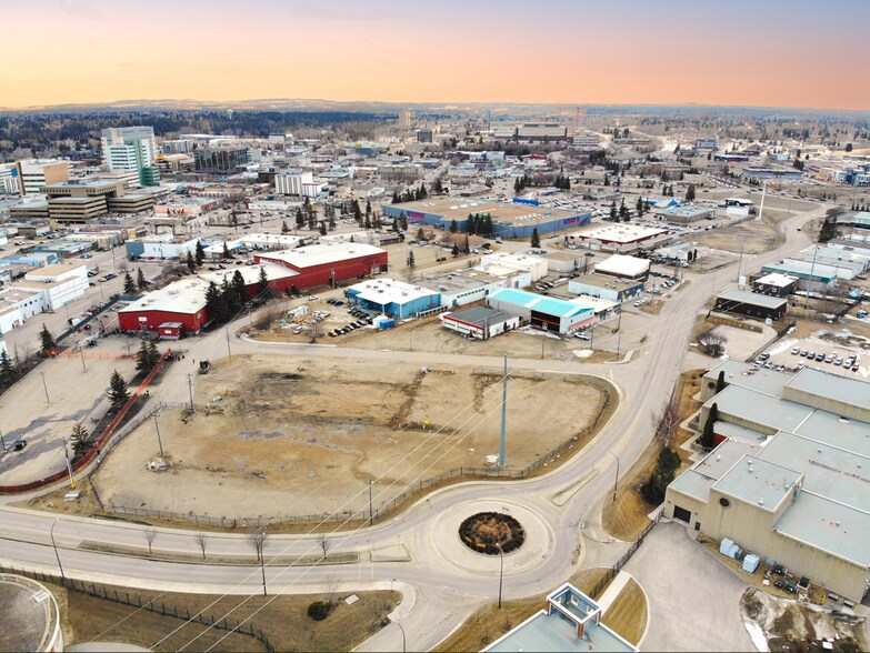 5315 54 St, Red Deer, AB à vendre - Aérien – Image 2 sur 12