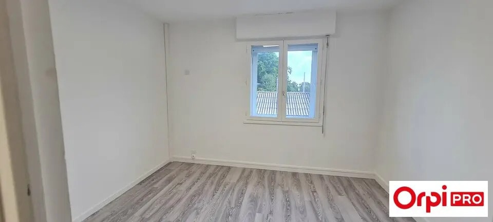 Bureau dans Lamballe-Armor à louer - Photo intérieure – Image 2 sur 8