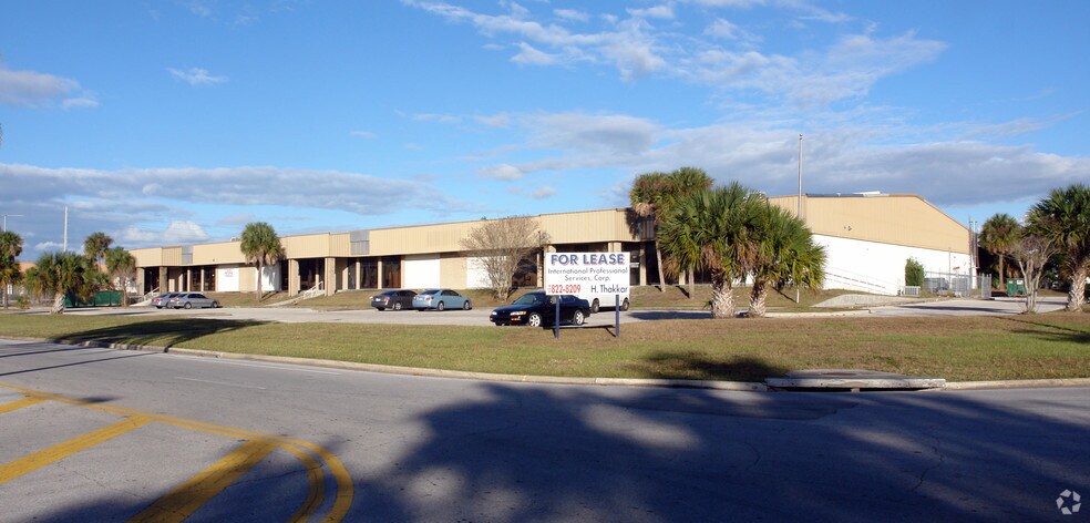 3415 Bartlett Blvd, Orlando, FL à louer - Photo de l’immeuble – Image 2 sur 7