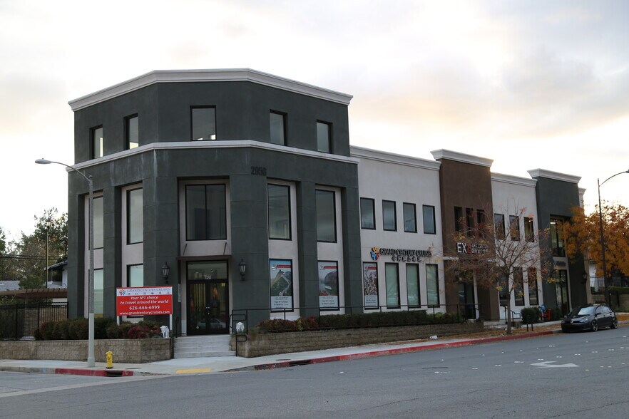 2956 E Colorado Blvd, Pasadena, CA à louer - Photo de l’immeuble – Image 3 sur 51