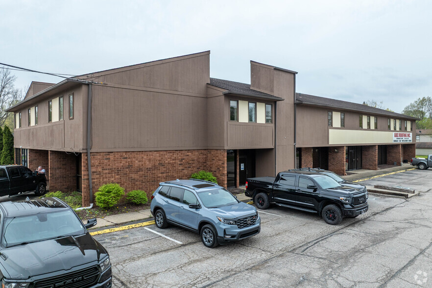 3636 Copley Rd, Akron, OH à louer - Photo de l’immeuble – Image 2 sur 5