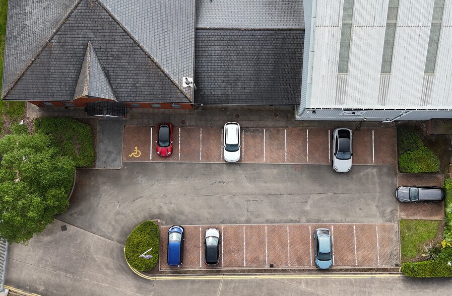 5 Hereward Rise, Halesowen à louer - Photo de l’immeuble – Image 2 sur 3