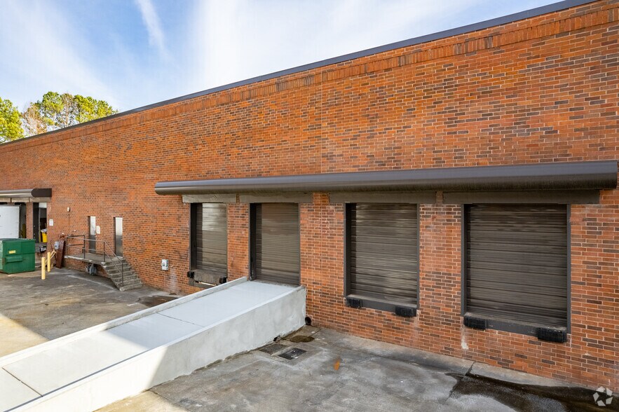 5425 Peachtree Industrial Blvd, Peachtree Corners, GA à louer - Photo de l’immeuble – Image 3 sur 4