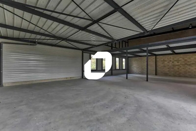 Local commercial dans Lardy à vendre - Photo de l’immeuble – Image 2 sur 8