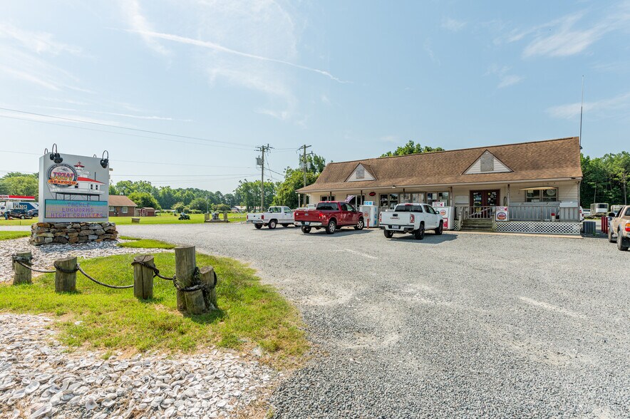 16552 General Puller Hwy, Deltaville, VA à vendre - Photo de l’immeuble – Image 3 sur 64