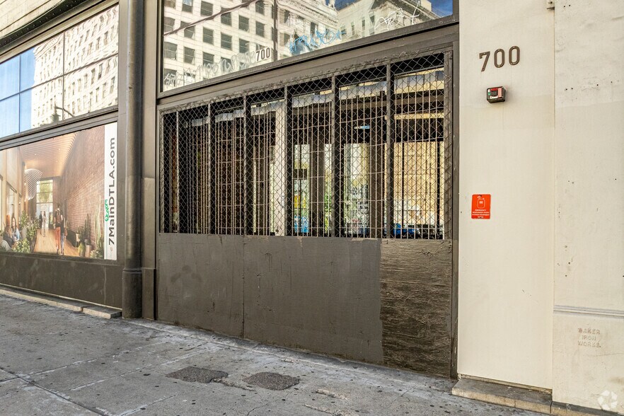700 S Main St, Los Angeles, CA à vendre - Photo de l’immeuble – Image 3 sur 5