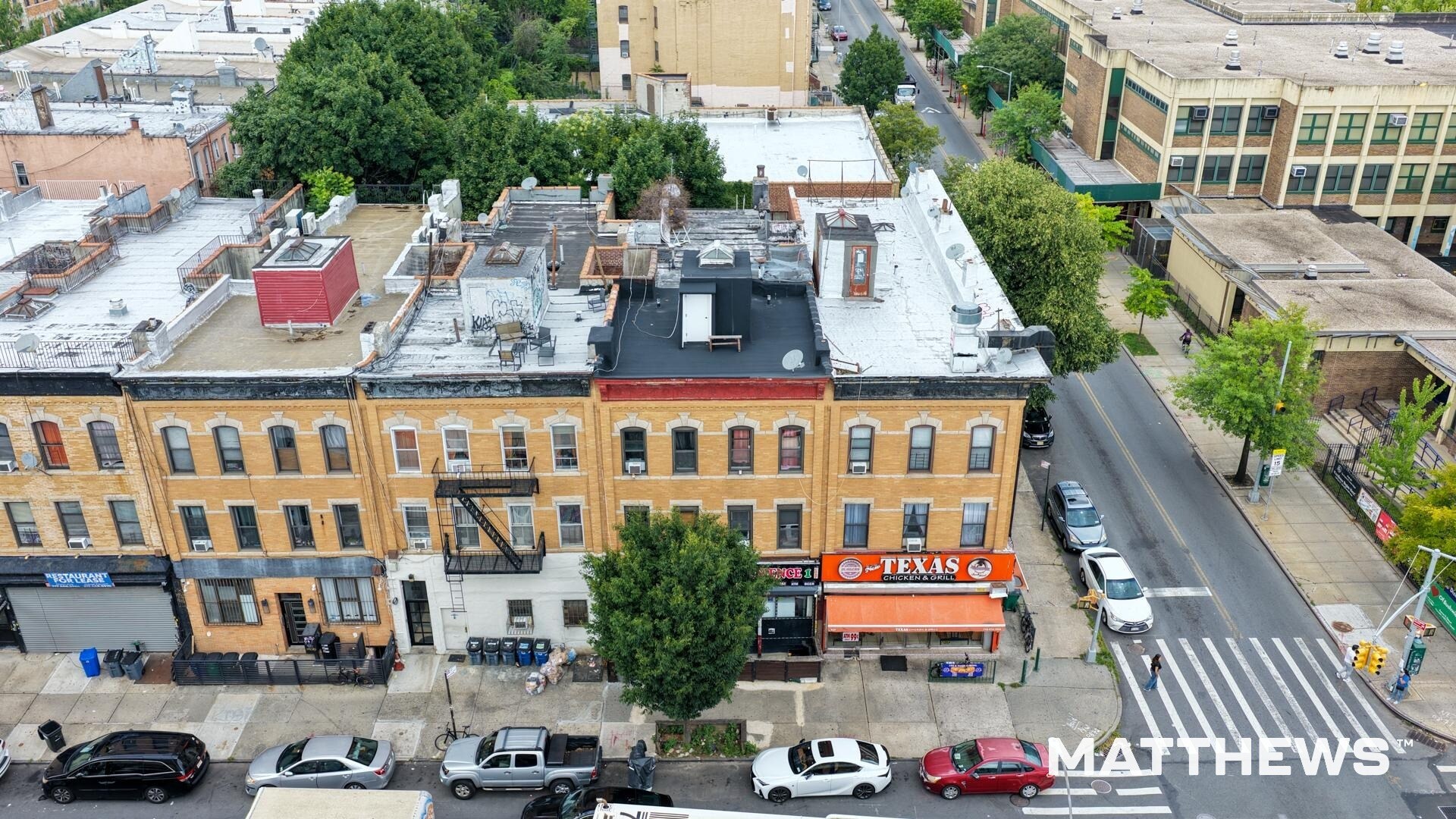 637 Wilson Ave, Brooklyn, NY à vendre Photo de l’immeuble– Image 1 sur 4