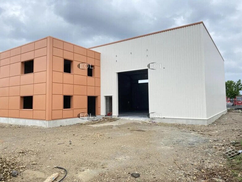 20 Avenue Des Frères Montgolfier, Chassieu à louer - Photo de l’immeuble – Image 2 sur 17