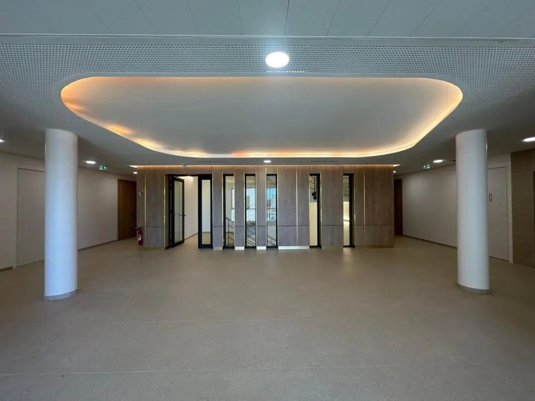 Bureau dans Genas à louer Photo de l’immeuble– Image 1 sur 9