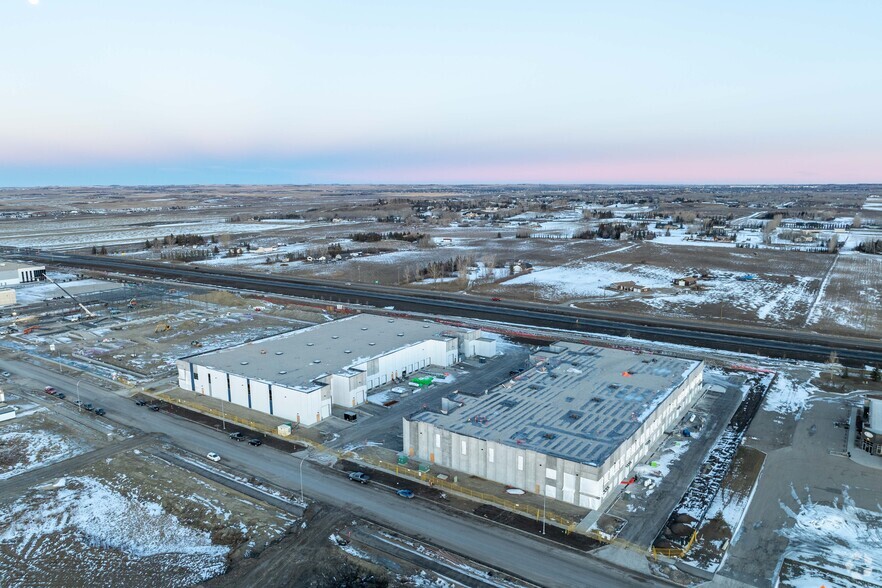 292164 Wagon Wheel Blvd, Calgary, AB à vendre - Aérien – Image 2 sur 3
