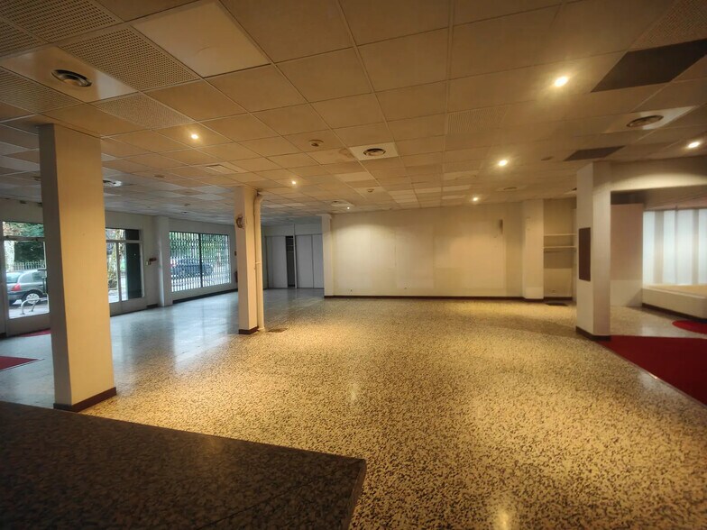 Bureau dans Antibes à louer - Photo de l’immeuble – Image 3 sur 9