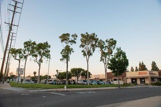 Plus de détails pour 2431 N Tustin Ave, Santa Ana, CA - Local commercial à louer