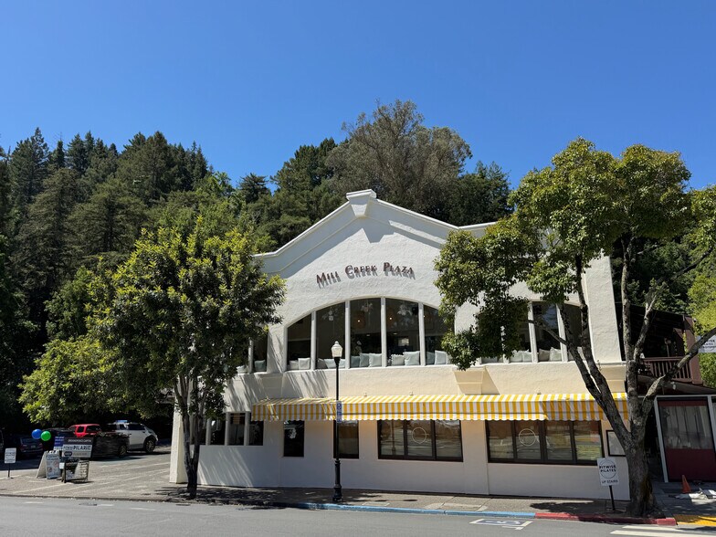 38 Miller Ave, Mill Valley, CA à louer - Photo de l’immeuble – Image 1 sur 1