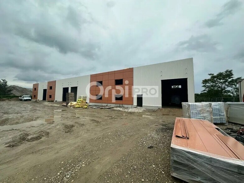 Bureau dans Chassieu à louer - Photo de l’immeuble – Image 3 sur 4