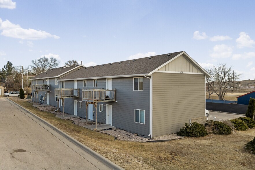 626 N 1st St, Rapid City, SD à vendre - Photo de l’immeuble – Image 3 sur 18