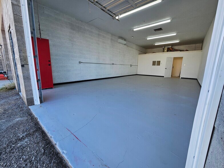 2045 Plaza Dr, Bullhead City, AZ à louer - Photo de l’immeuble – Image 1 sur 11
