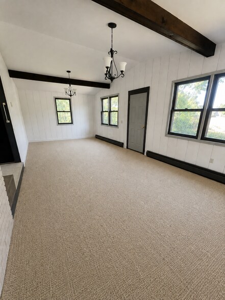 83 Pershing Ave, South Kingstown, RI à louer - Photo de l’immeuble – Image 1 sur 7