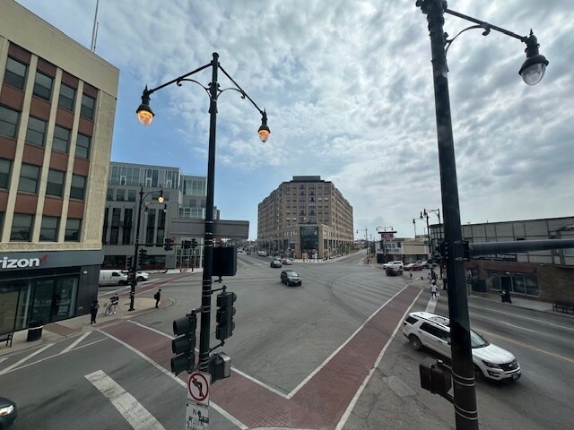 4006-4012 N Milwaukee Ave, Chicago, IL à louer - Photo de l’immeuble – Image 3 sur 13