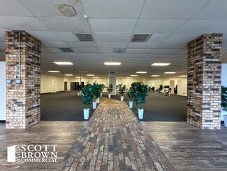 Plus de détails pour 520 N Loop 288, Denton, TX - Local d'activités à louer