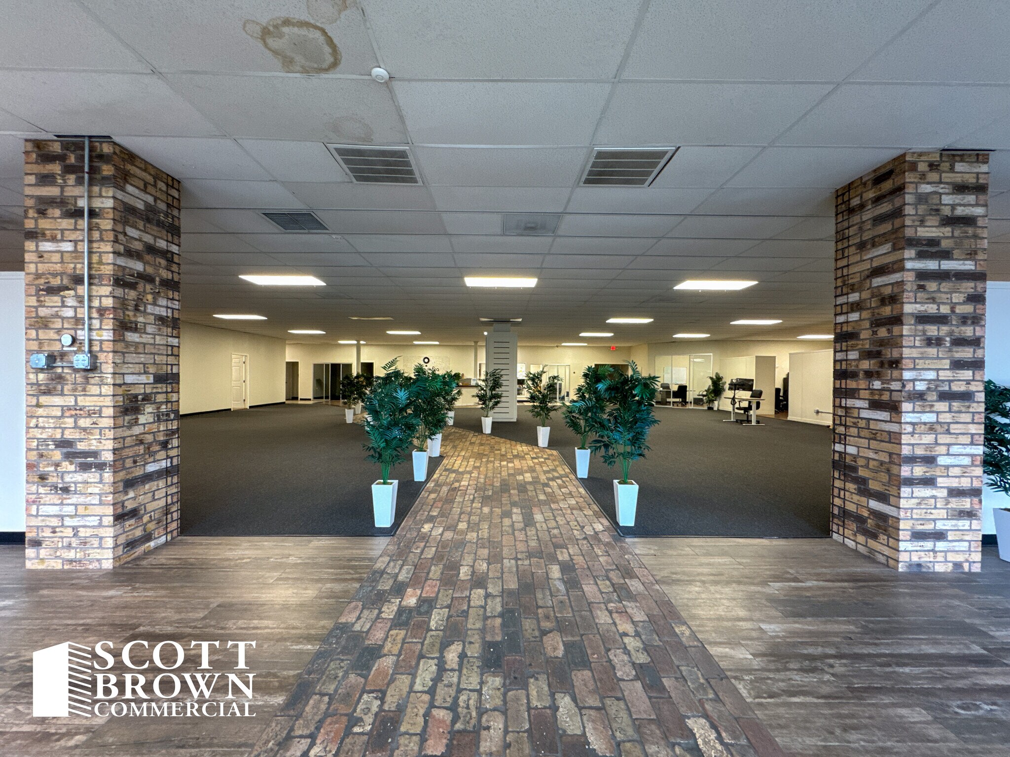 520 N Loop 288, Denton, TX à louer Photo de l’immeuble– Image 1 sur 20