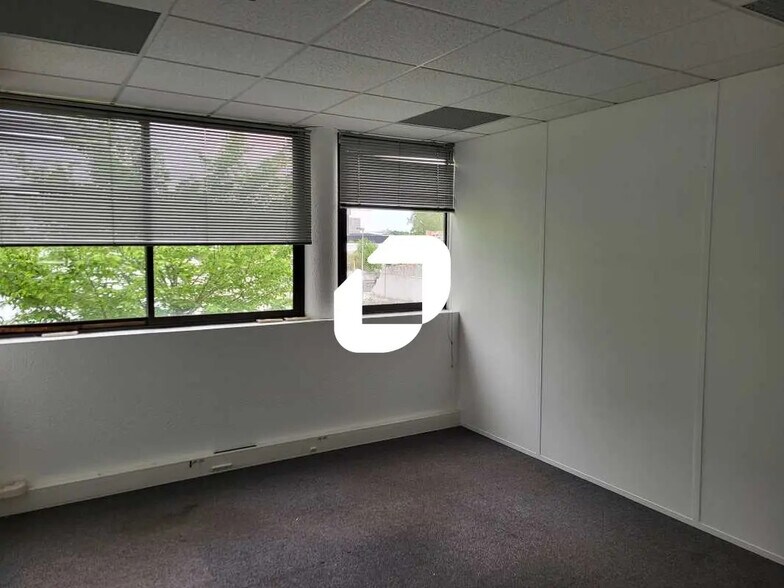 Bureau dans Mérignac à louer - Photo de l’immeuble – Image 3 sur 11
