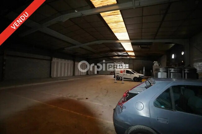 Plus de détails pour Local d’activités à vendre