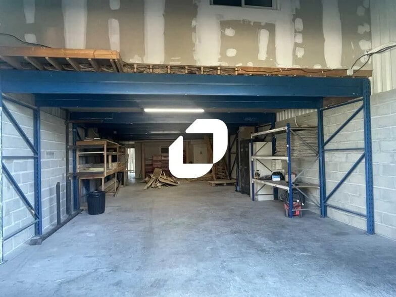 Bureau dans SAINT-JEAN-D'ILLAC à louer - Photo de l’immeuble – Image 2 sur 8