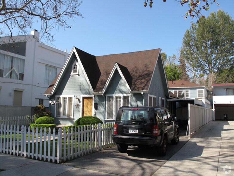 617 Westmount Dr, West Hollywood, CA à vendre - Photo de l’immeuble – Image 2 sur 38