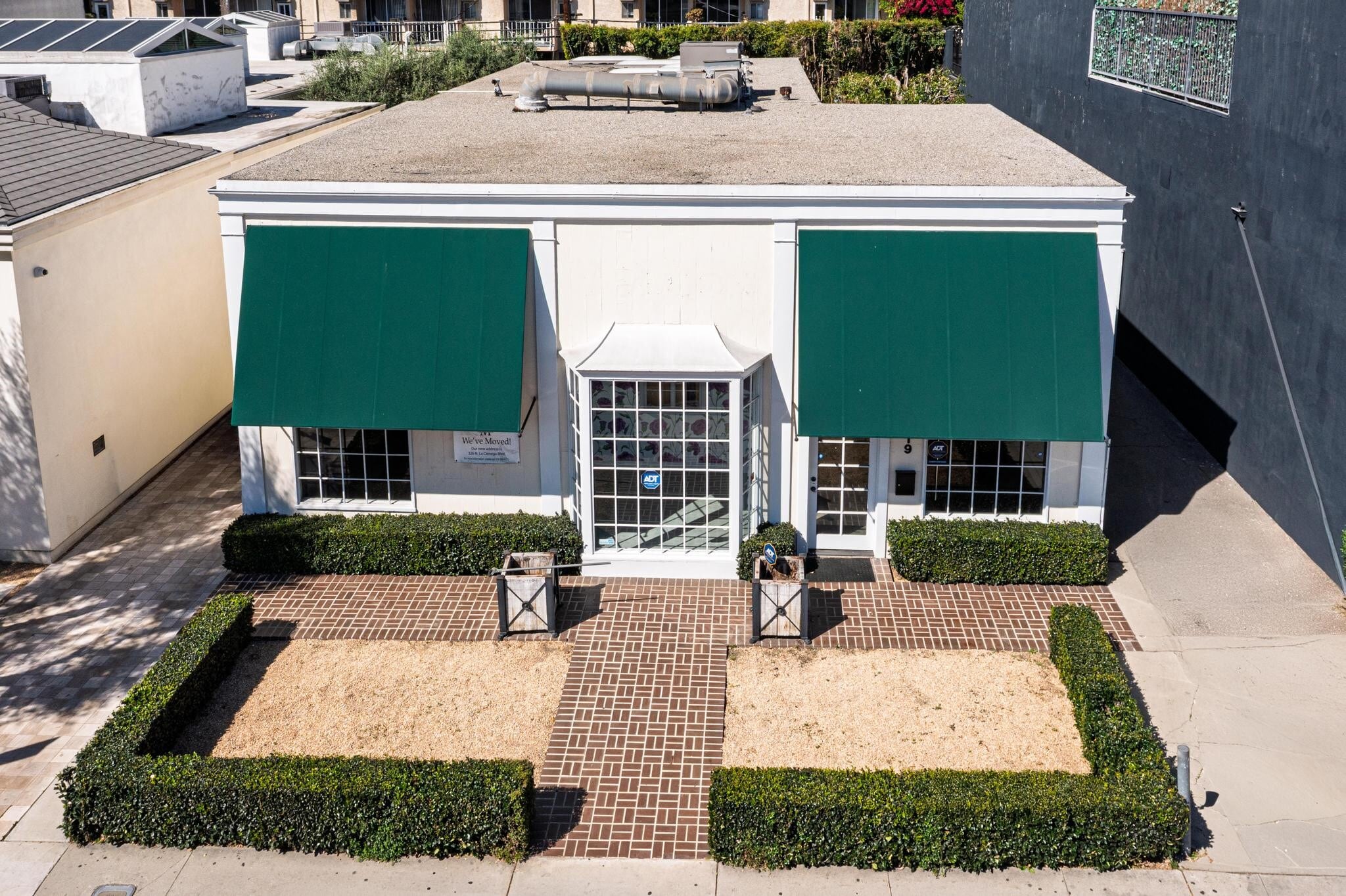 919 N La Cienega Blvd, Los Angeles, CA à louer Photo de l’immeuble– Image 1 sur 17