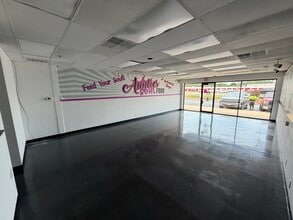 101 N Douglas Blvd, Midwest City, OK à louer Photo intérieure– Image 1 sur 6
