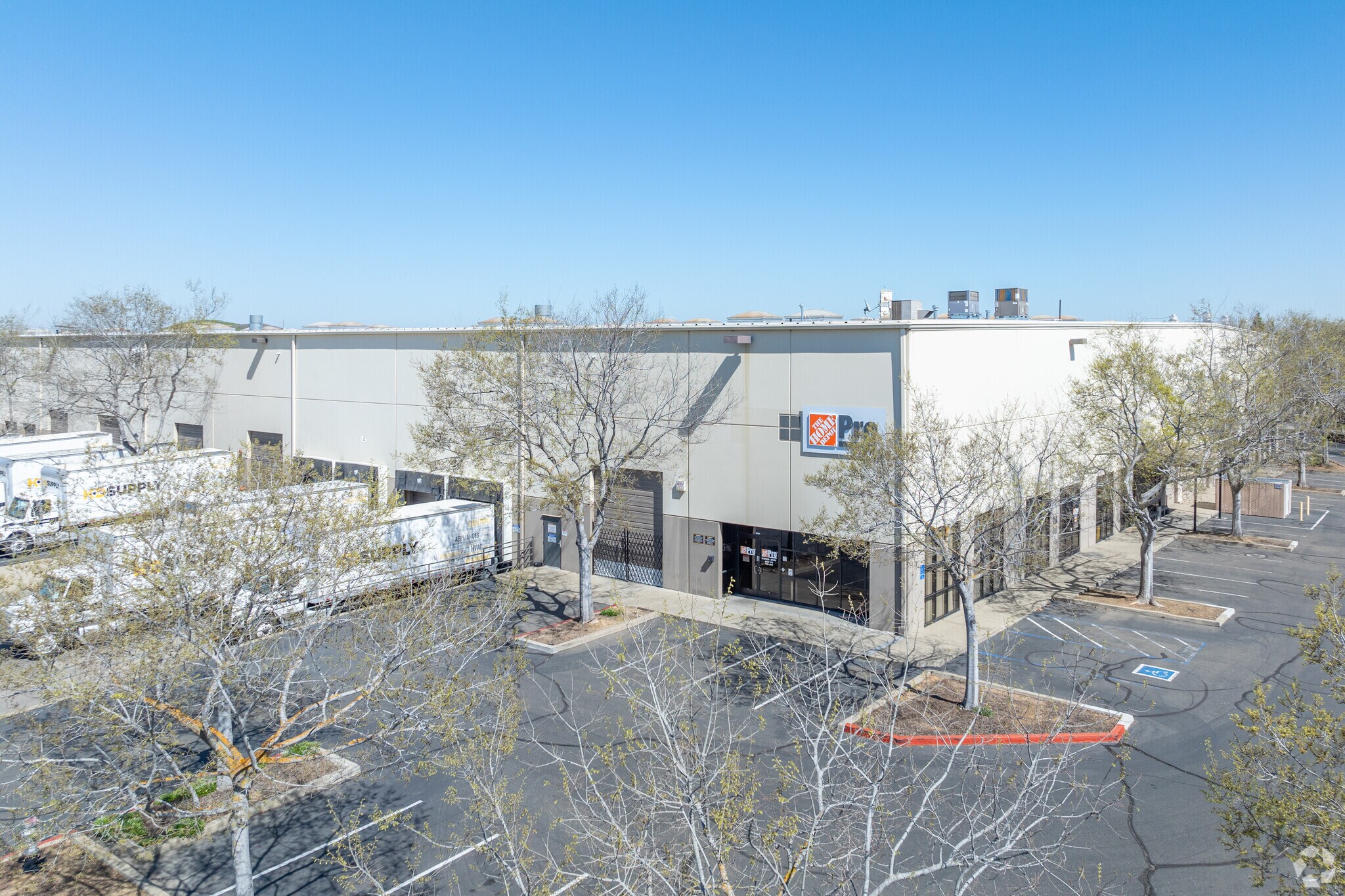 5961 Outfall Cir, Sacramento, CA à louer Photo principale– Image 1 sur 12