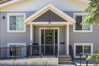 Plus de détails pour 5917 51 Av, Red Deer, AB - Logement à vendre