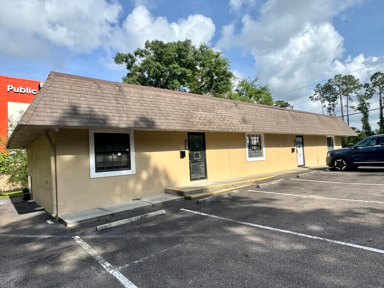 6561 State Road 54, New Port Richey, FL à louer - Photo de l’immeuble – Image 3 sur 11