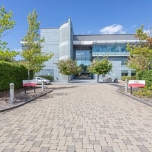 200 Brook Dr, Reading à louer Photo de l’immeuble– Image 1 sur 9
